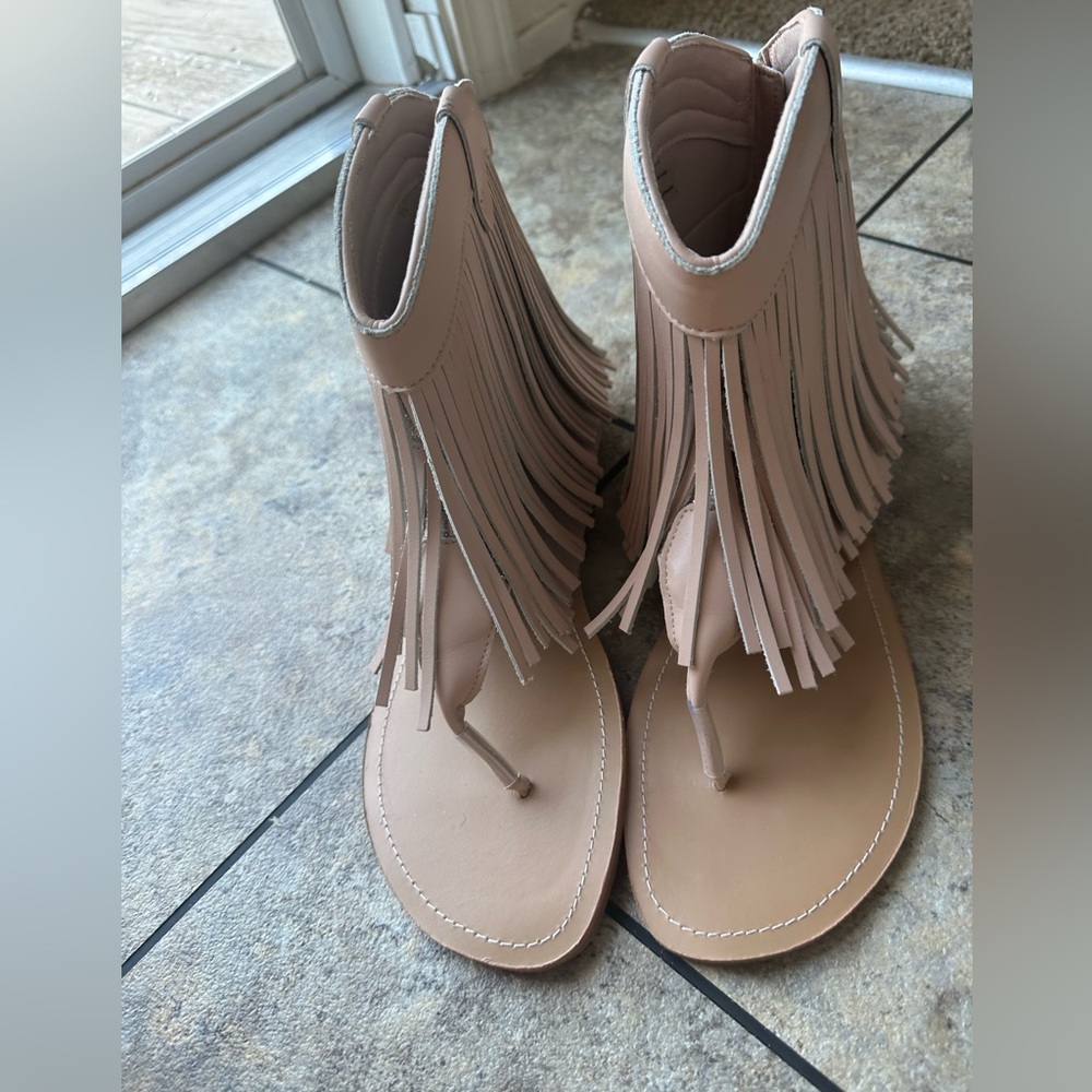 Super cute Fringe sandals!